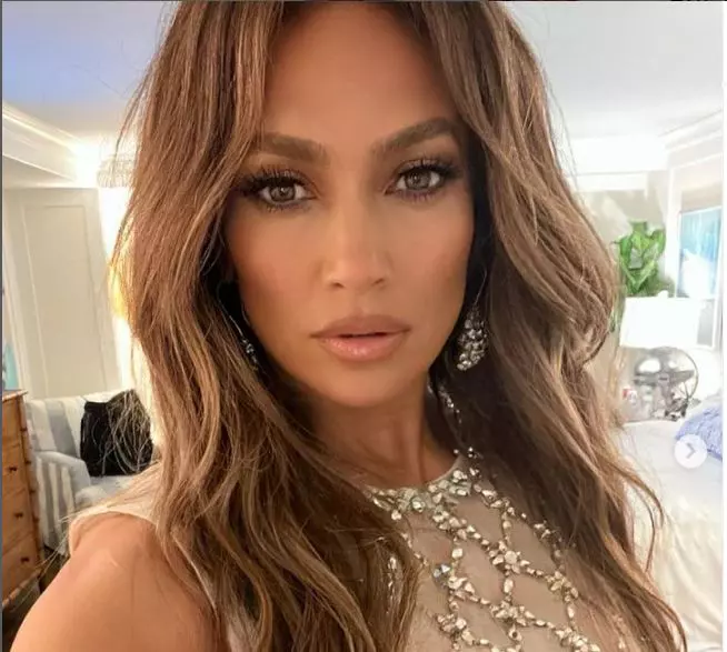 Jennifer Lopez a împlinit 54 de ani și s-a pozat în lenjerie intimă pe Instagram. Ce au remarcat fanii