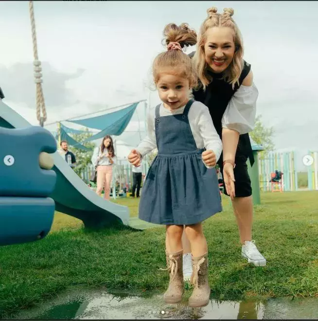 e-singura-la-parinti