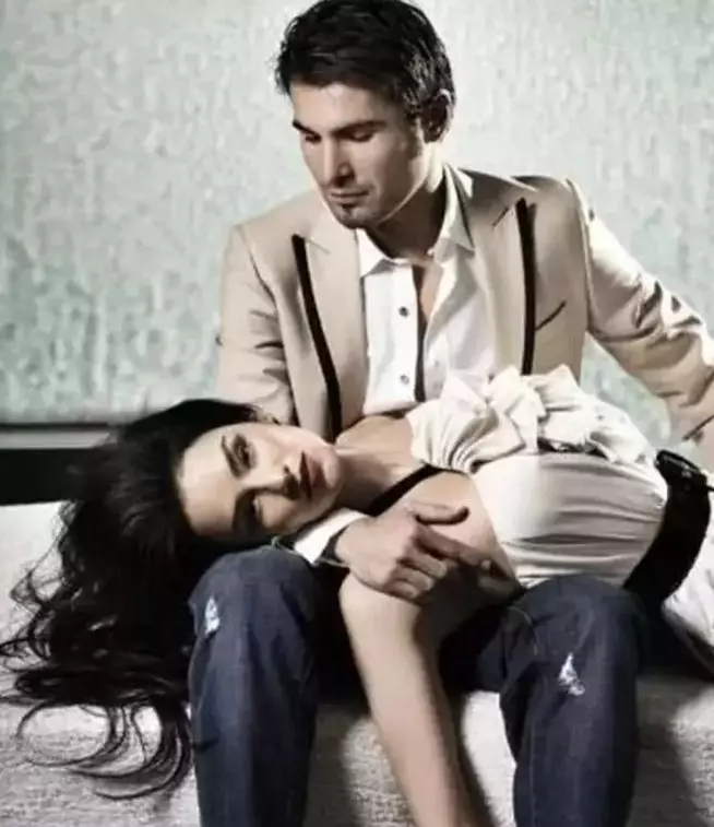 adrian-mutu-consuelo-4