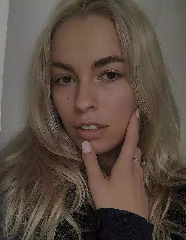 cine-este-Maria-Chi_u-de-la-Survivor-5