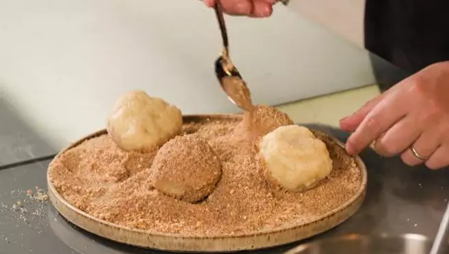 galuste-cu-prune-reteta-lui-chef-florin-dumitrescu (8)