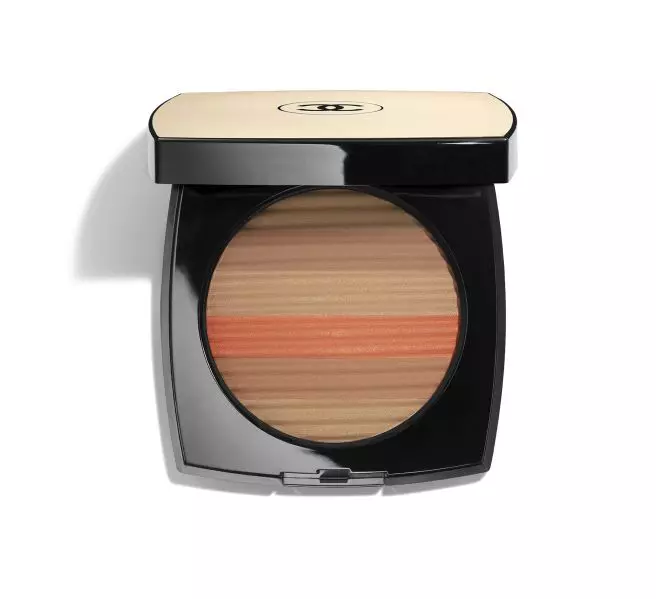 Chanel, Les Beiges Healthy Glow Luminous Multi-Colour Powder,  ediție limitată, 303 lei