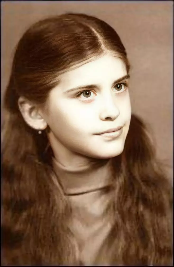 loredana in adolescenta