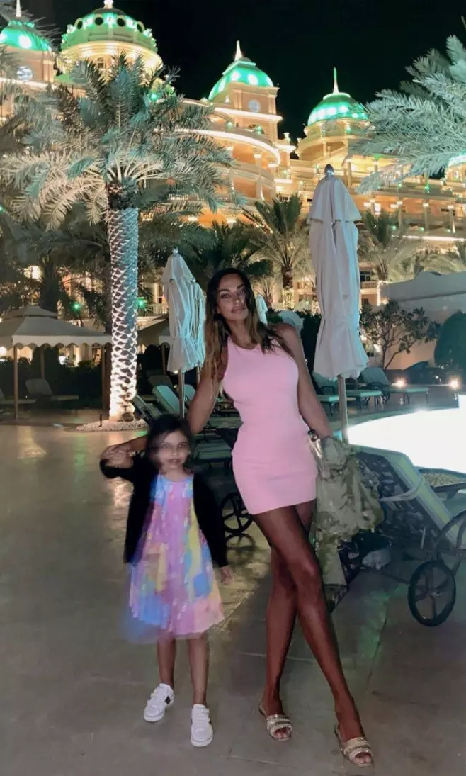 Mădălina Ghenea și fiica ei (4)