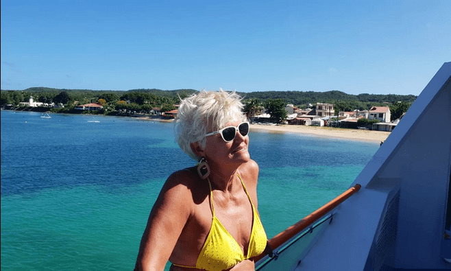 Screenshot-2022-06-23-at-15-30-31-Imagini-de-senzatie-cu-Monica-Tatoiu-in-costum-de-baie-A-implinit-66-de-ani