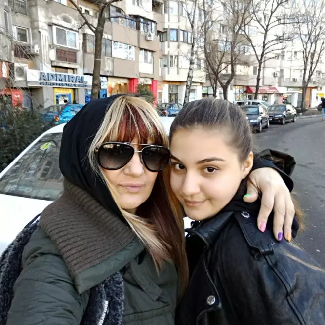 Nicola și fiica ei, Maria Antonia (2)