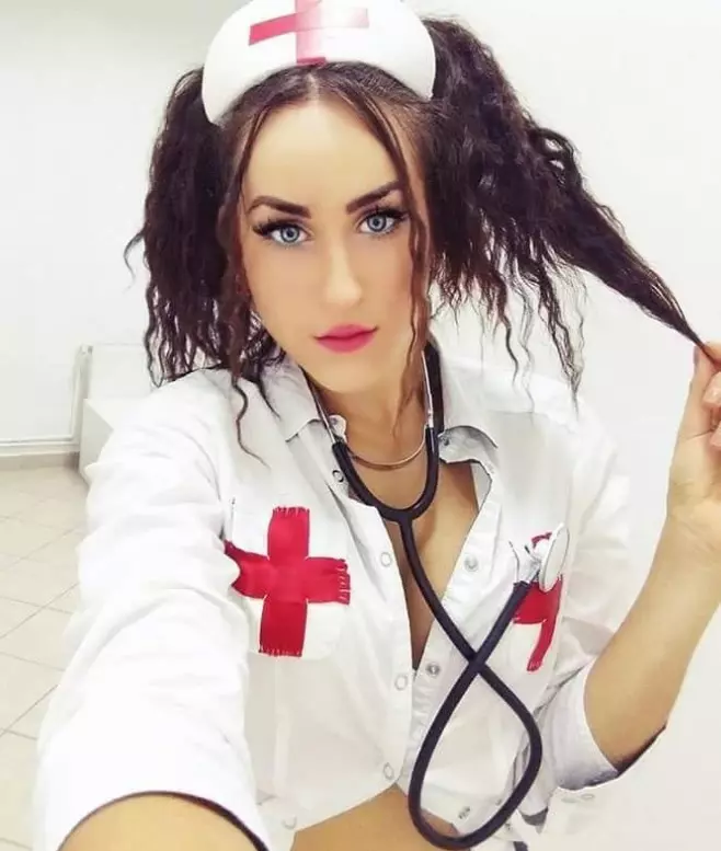 Sindy-survivor-sexy-2