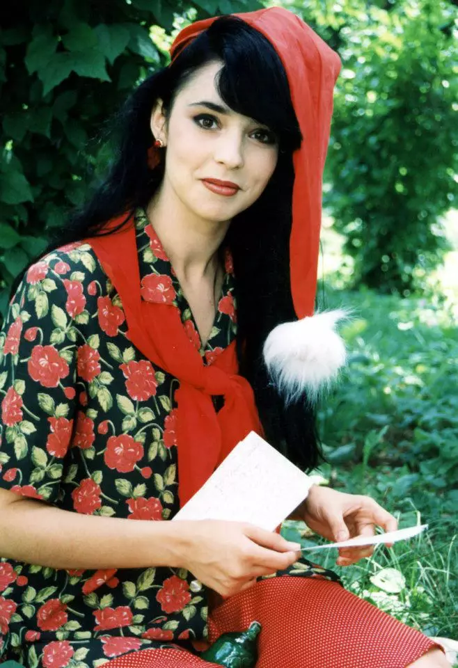 Andreea, la începutul carierei, pe când prezenta "În țara lui Piticot".