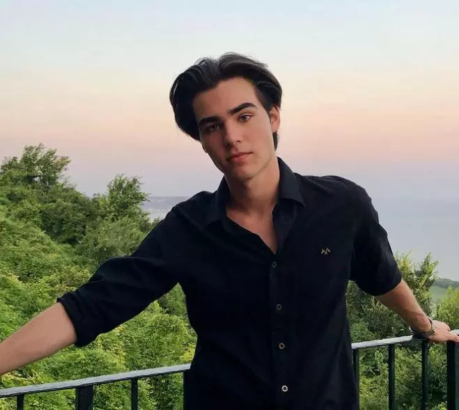 fiul-lui-stefan-banica-afacere-27