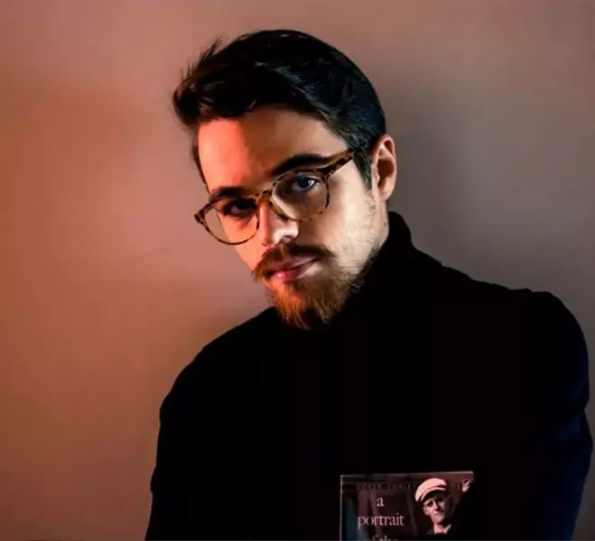 cu-ce-se-ocupa-fiul-actritei-adriana-trandafir.