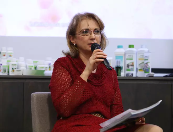 Daniela Palade Teodorescu, redactor-șef al revistei Avantaje