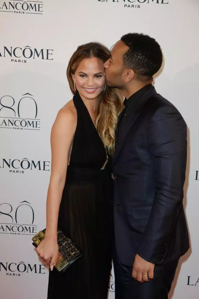 Chrissy Teigen si John Legend