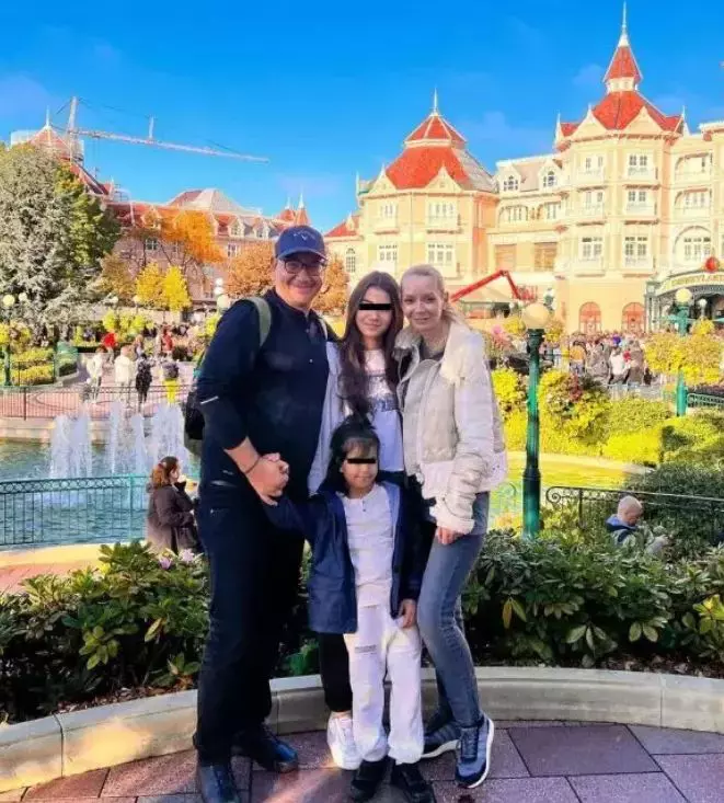 victor ponta cu fetele