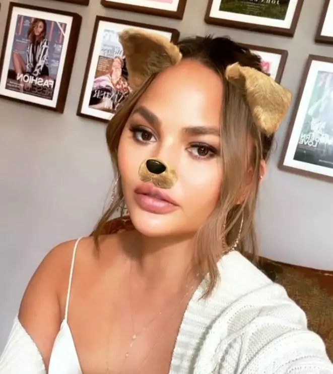Chrissy-Teigen-1