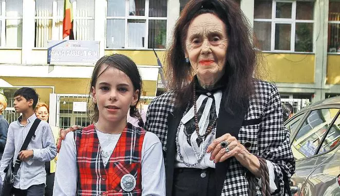 Adriana Iliescu si fiica sa, Eliza