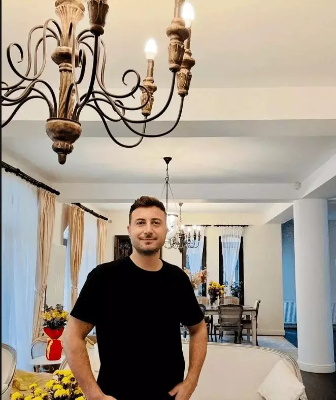 valentin sanfira in living