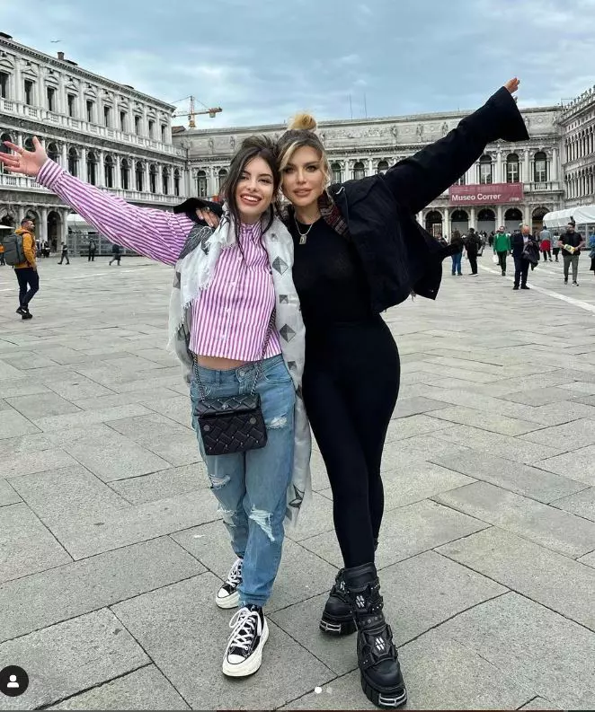 lori si fiica ei, elena