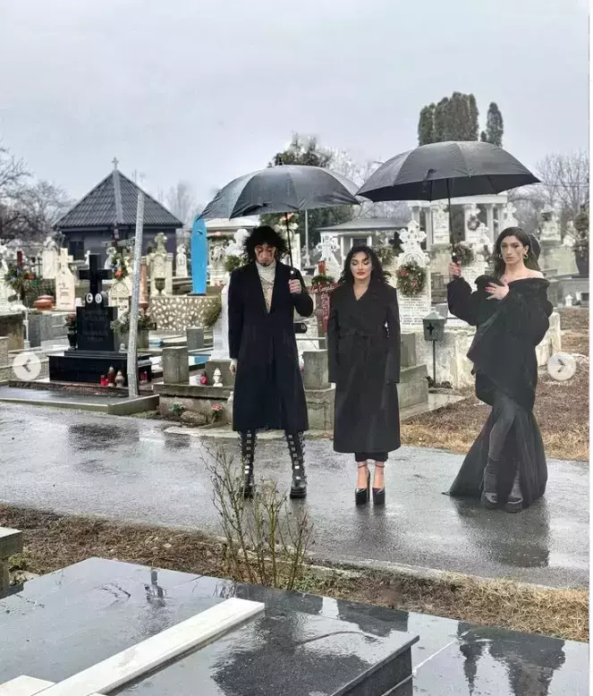 ana-morodan-in-cimitir-3