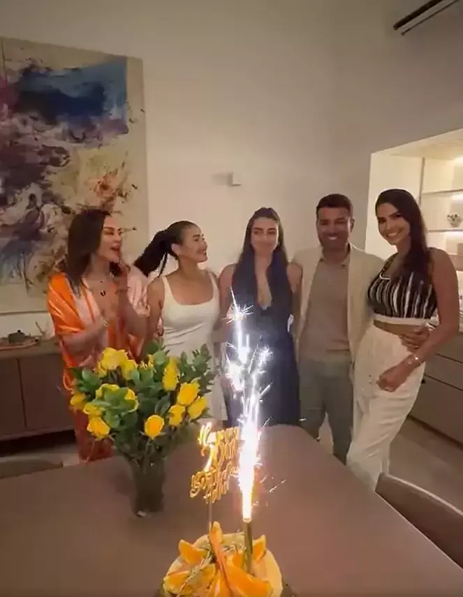 adrian-mutu-alaturi-de-fosta-si-actuala-sotie-1