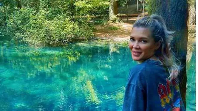 gina-pistol-in-vacanta