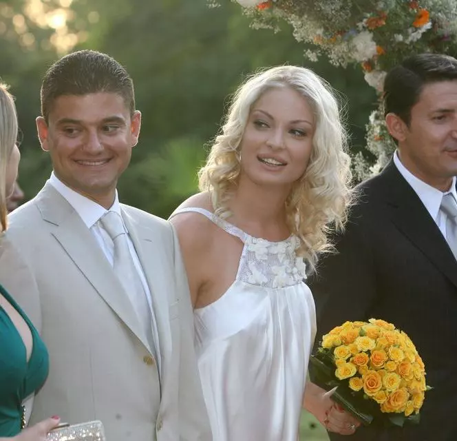 rochie-de-mireasa-valentina-pelinel-7-664x640-1