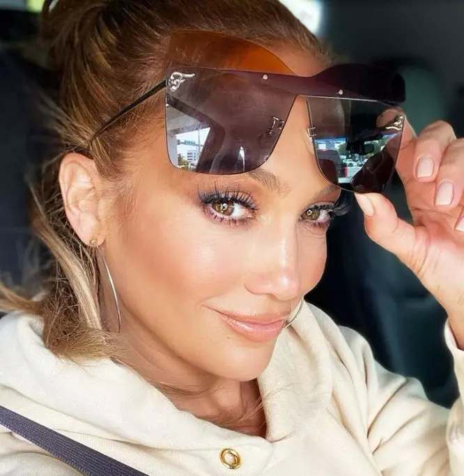 jennifer-lopez-costum-de-baie-7