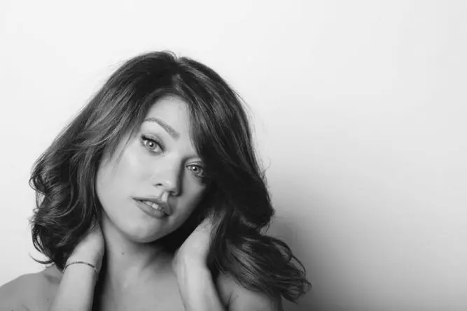 Loredana-Ciobotaru-Lori-Lo-5-667x445