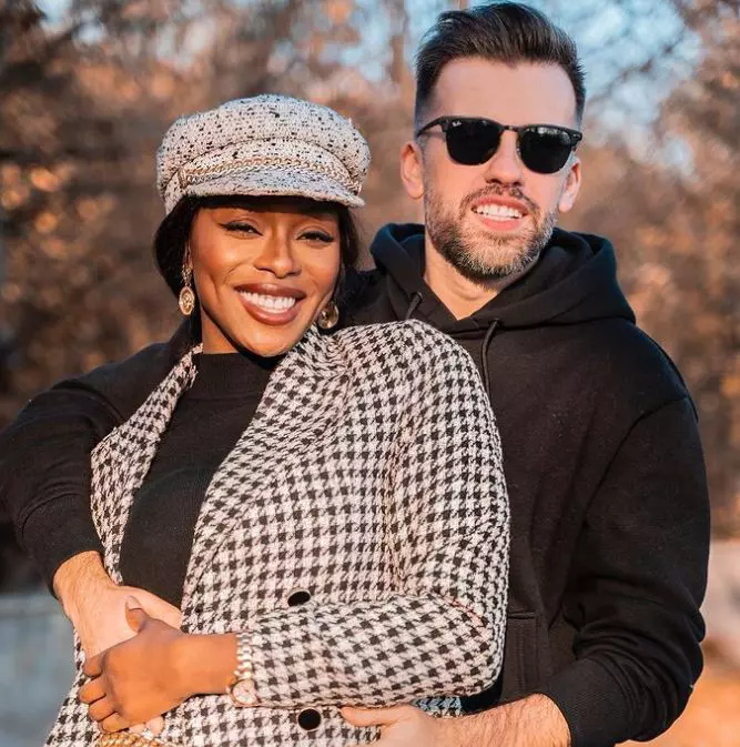 naomi-adaptare-romania-7