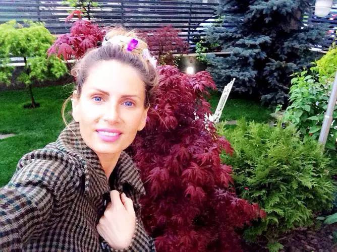 Andreea_Banica_nemachiata.jpg