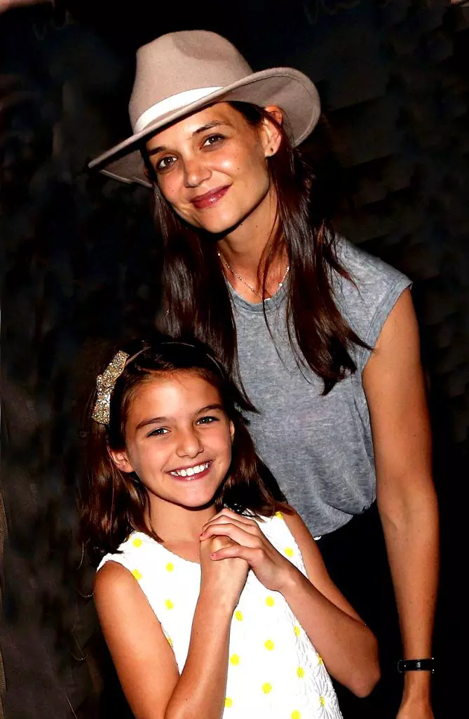 Katie-Holmes-11