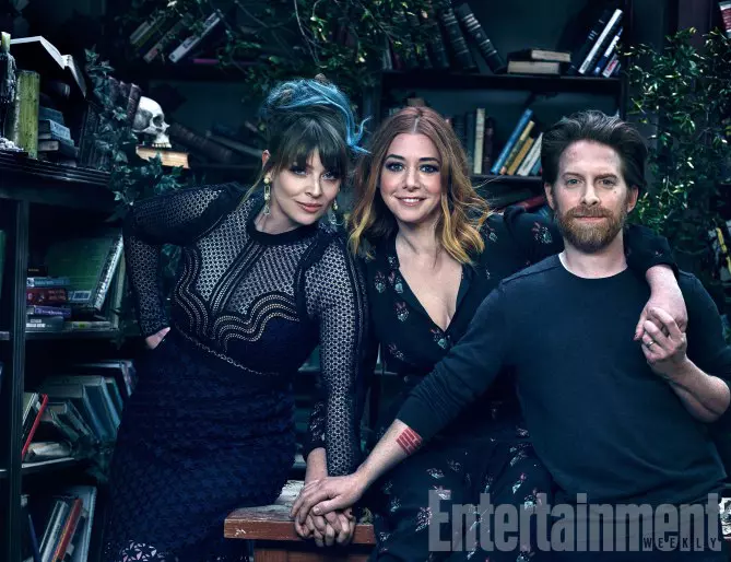 Amber Benson (Tara), Alyson Hannigan (Willow), și Seth Green (Oz)