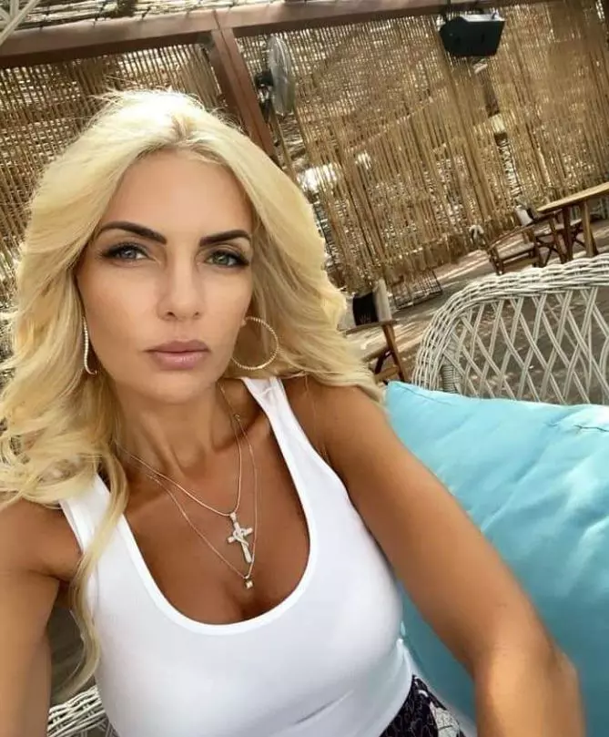 laura vicol 11