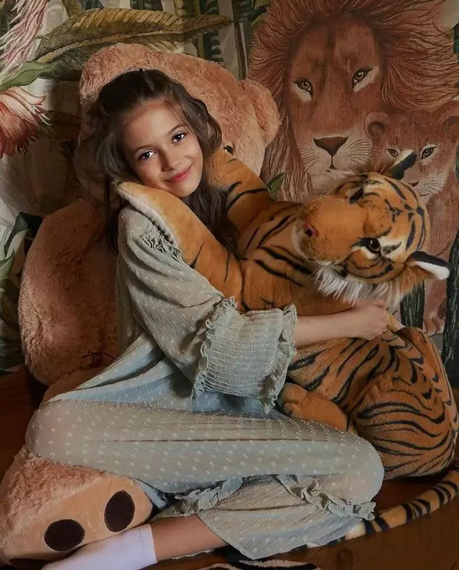 Mikaela-fiica-Iuliei-Albu-2