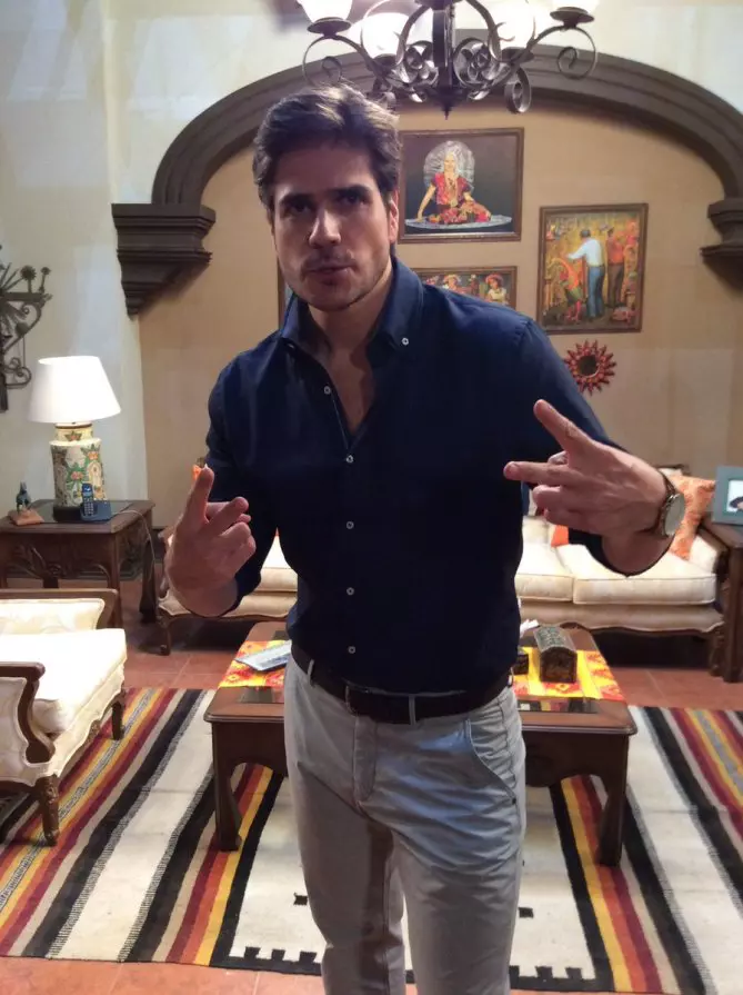 Daniel Arenas şi Zuria Vega au început filmările la telenovela „Mi marido tiene familia” (3)