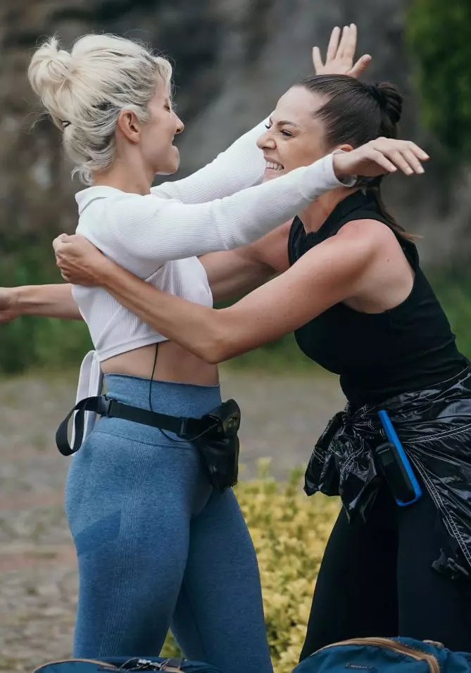 Lidia Buble și sora ei, Estera (2)