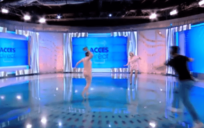 mirela-vaida-atacata-de-o-femeie-dezbracata-a-intrat-peste-ea-in-direct-si-a-aruncat-cu-un-bolovan