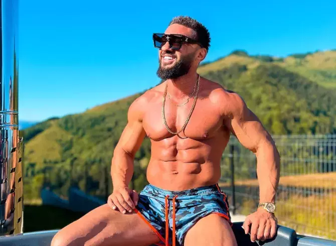 dorian-popa-secretul-unui-abdomen-cu-patratele-meniul-perfect-pentru-mine-o-shaorma_31719500-1