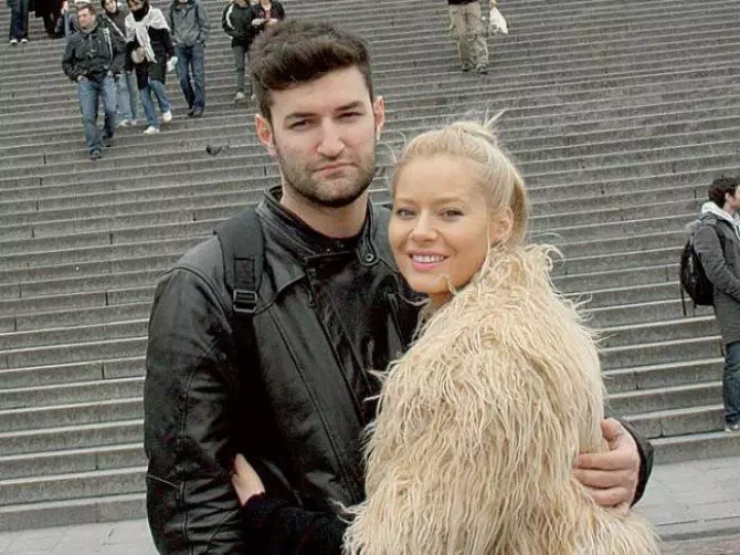 Laura Cosoi si SMiley