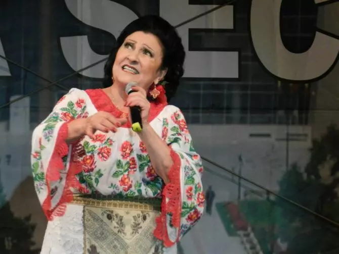 stefania-rares-in-lacrimi-la-tv_02427100