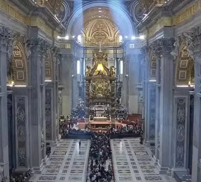 inmormantare-papa-1