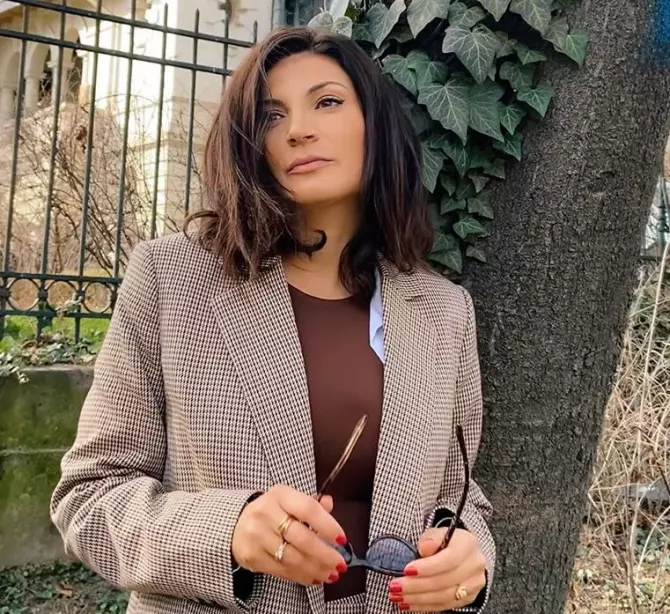 ioana-ginghina1_72140800