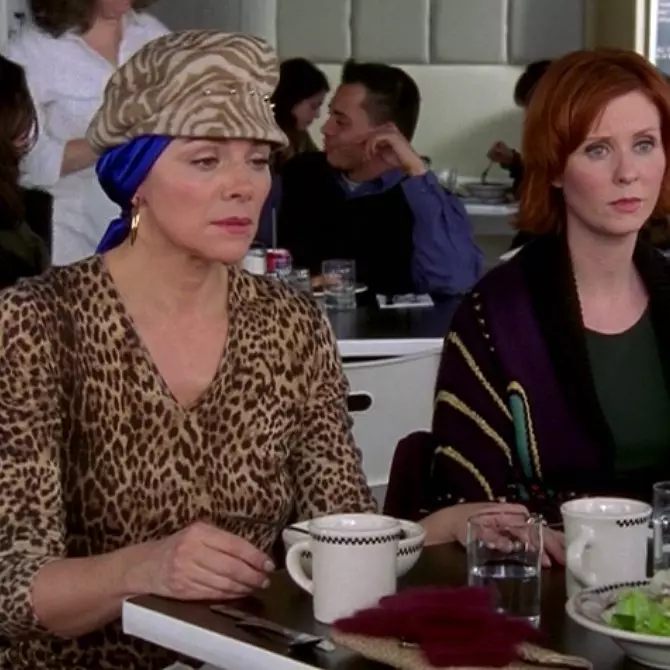 20 de ținute inedite purtate de personajele din Sex and the City (19)