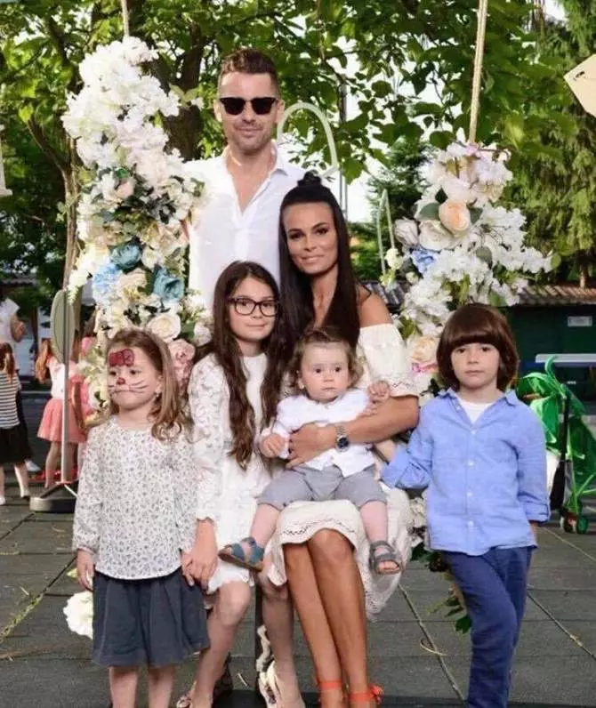anca_serea_si_adi_sina_familie_86885100