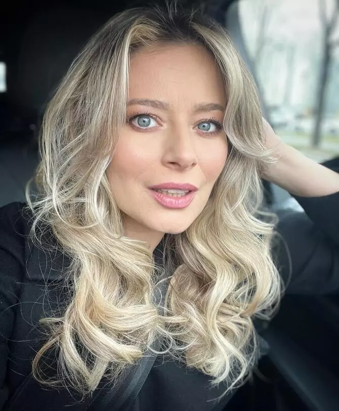 laura cosoi vedeta