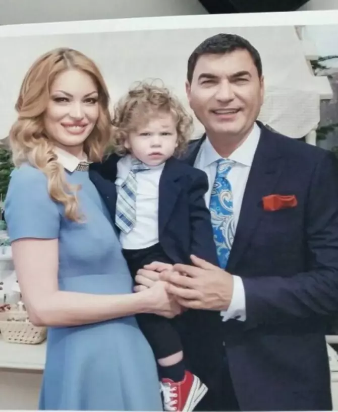 valentina_pelinel__cristi_borcea_is_milan__baietelul_lor_78360200