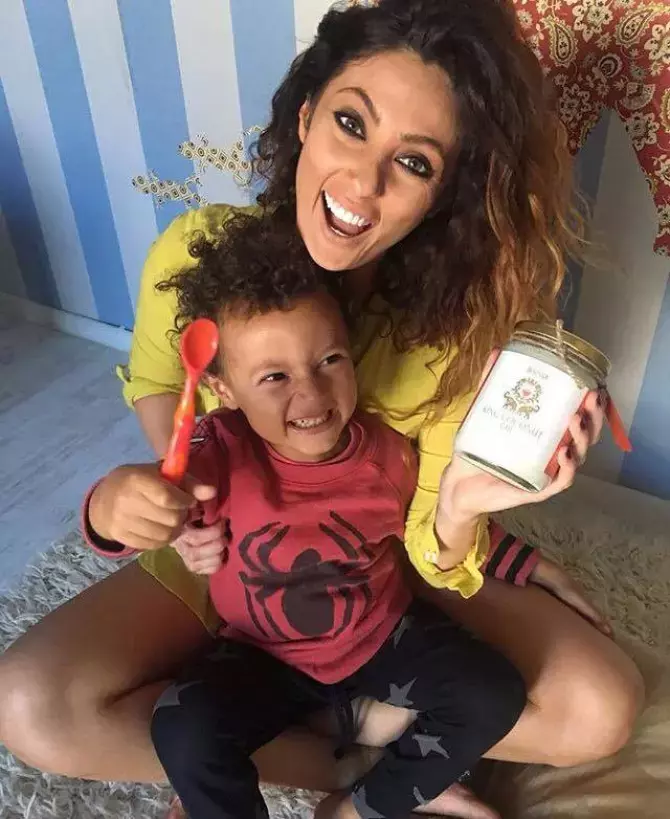 claudia_pavel_97827500