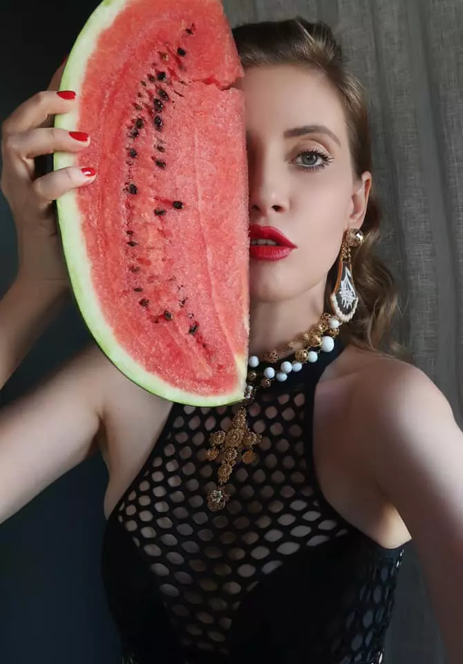 Cum arată Iulia Albu fără machiaj (3)