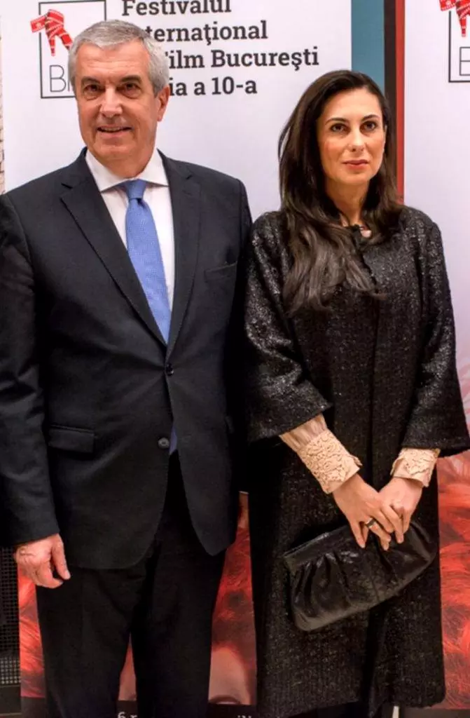 3Calin-Popescu-Tariceanu-si-sotia-lui-671x1024