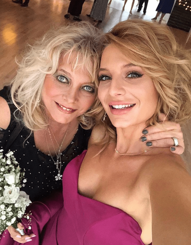 adina-mama-ana-baniciu