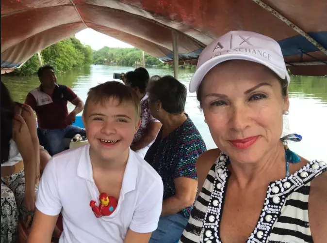 lLeticia Calderon (Esmeralda) are doi copii